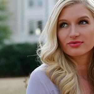 Meet your Posher, Caroline